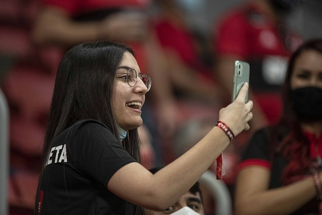 等在本文中 等在本文中